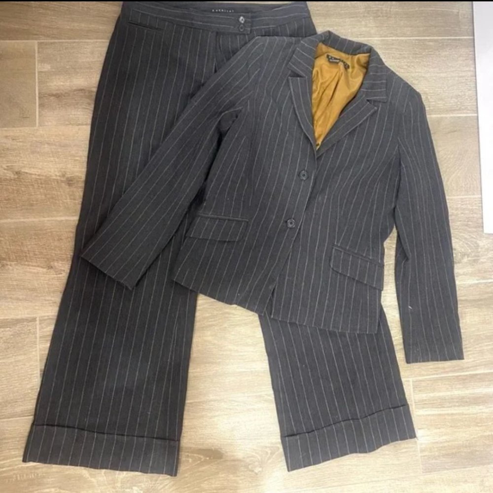 Gray pinstripe sz 14 L Ukraine made lined jacket pant cuffed suit by Parallel
